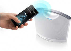 l'enceinte avec un smartphone