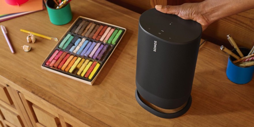 l'enceinte bluetooth sonos move 2 en action